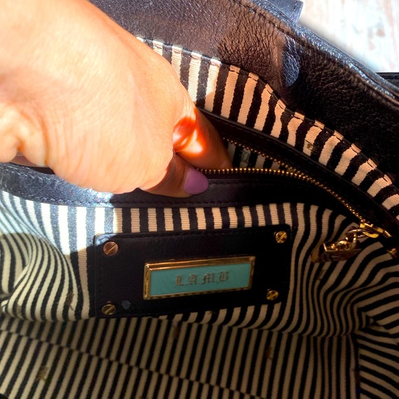 L.A.M.B by Gwen Stefani - Picture 6 of 9